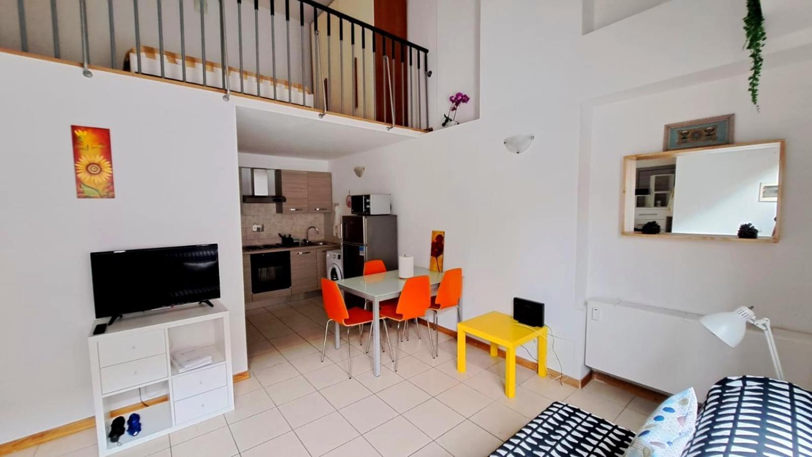 Gemme Fiorentine Apartments In Front Of The Train Station 5 Minutes From The Centre Free Parking Florencia Exterior foto